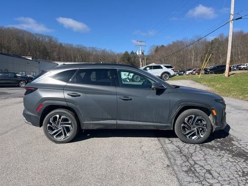 Used 2025 Hyundai Tucson Limited image 4
