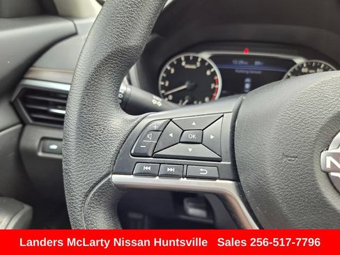 Used 2024 Nissan Altima 2.5 SV FWD image 23