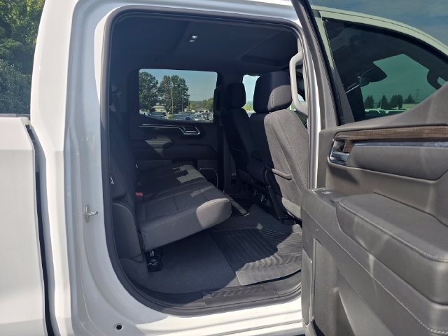 Used 2023 Chevrolet Silverado 1500 LT AWD/4WD image 16