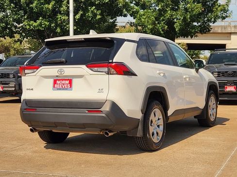 Used 2024 Toyota RAV4 LE AWD/4WD image 3