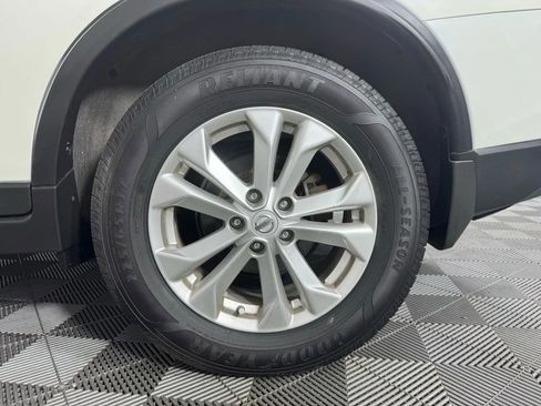 Used 2016 Nissan Rogue SV w/ SV Premium Package image 46