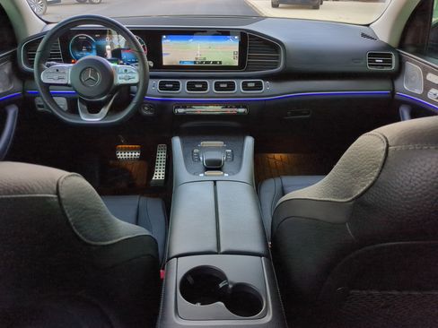 Used 2023 Mercedes-Benz GLS 580 4MATIC image 12