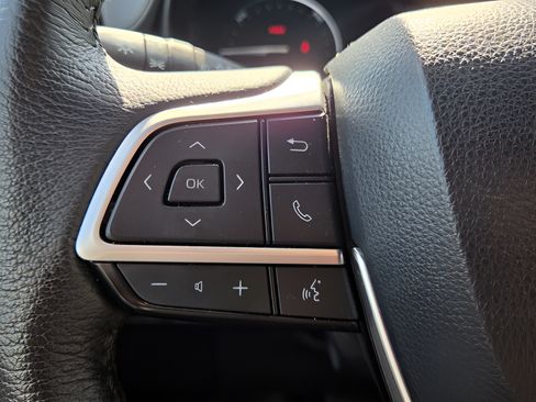 Used 2023 Toyota Sienna XLE w/ XLE Plus Package FWD image 26