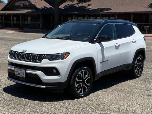 Used 2022 Jeep Compass Limited AWD/4WD image 2