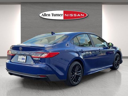 Used 2026 Toyota Camry SE FWD image 6