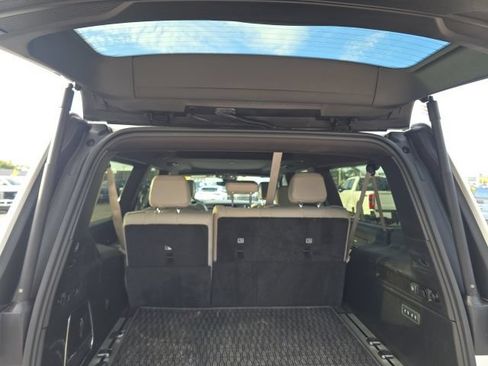 Used 2025 Jeep Wagoneer L Series III w/ Premium Group I AWD/4WD image 4