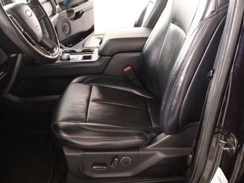 Used 2019 Ford Expedition Max XLT w/ Equipment Group 202A image 12