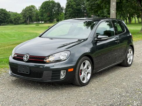 Used 2010 Volkswagen GTI 2-Door FWD image 18
