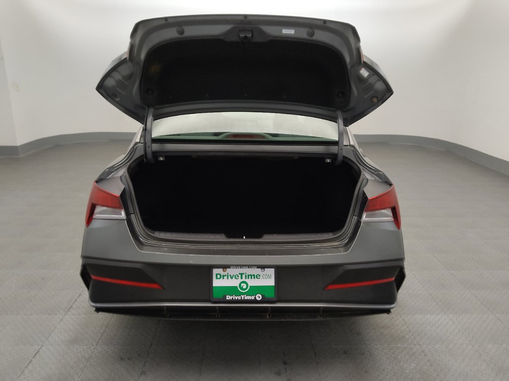 Used 2025 Hyundai Elantra Sport FWD image 29