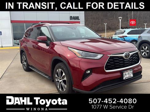 Used 2021 Toyota Highlander XLE image 1