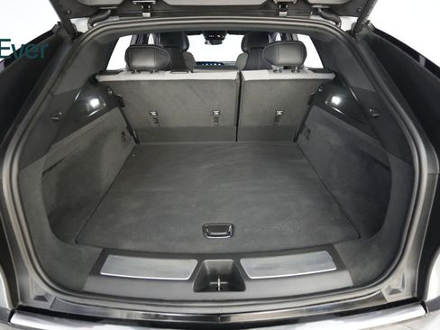 Used 2024 Cadillac Lyriq Tech AWD/4WD image 8