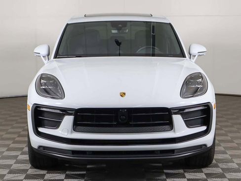 Used 2025 Porsche Macan image 13