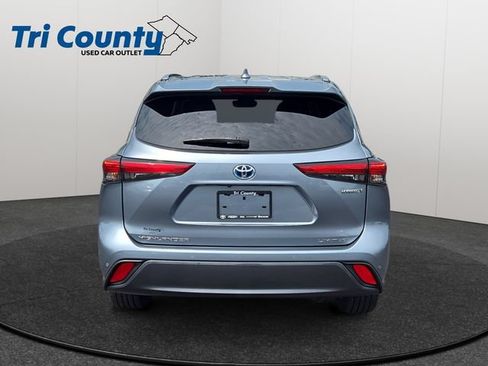 Used 2022 Toyota Highlander Limited FWD image 7