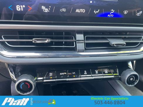 Used 2024 Chevrolet Equinox EV RS FWD image 30