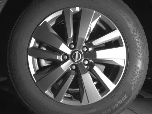 Used 2025 Nissan Pathfinder SV FWD image 12