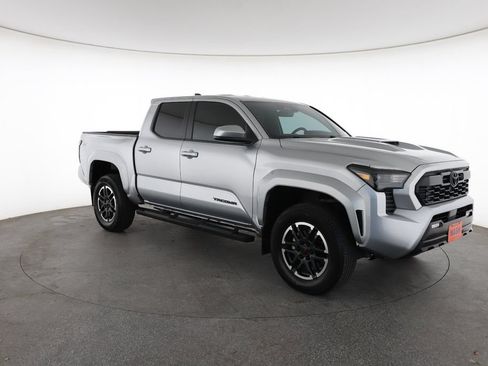 Used 2024 Toyota Tacoma TRD Sport RWD image 2