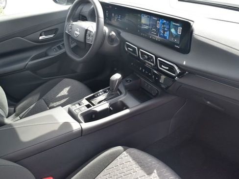 New 2026 Nissan Sentra SV w/ SV Convenience Package FWD image 18