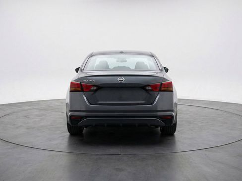 Used 2025 Nissan Altima 2.5 SV image 7