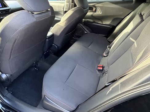 Used 2025 Toyota Prius Plug-In Hybrid FWD image 21