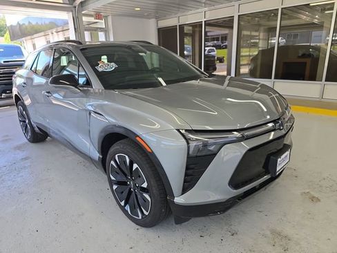 Certified 2025 Chevrolet Blazer EV RS AWD/4WD image 7