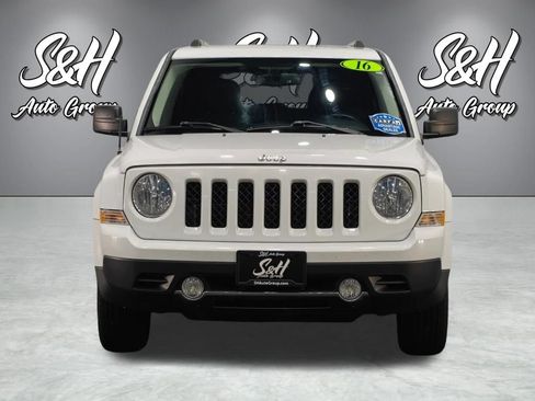 Used 2016 Jeep Patriot High Altitude AWD/4WD image 10