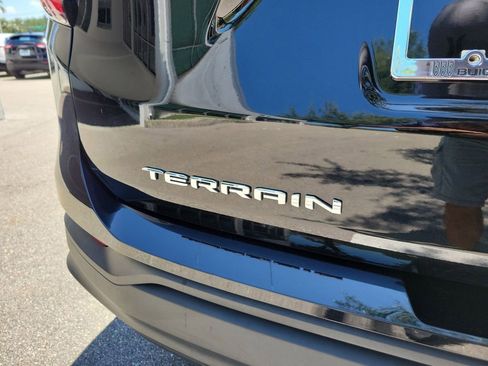 Certified 2022 GMC Terrain SLE w/ Driver Convenience Package AWD/4WD image 24