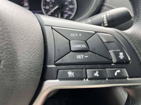 Used 2025 Nissan Sentra SV FWD image 20