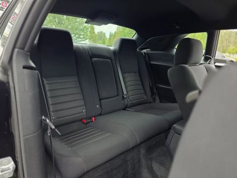 Used 2010 Dodge Challenger SE image 29