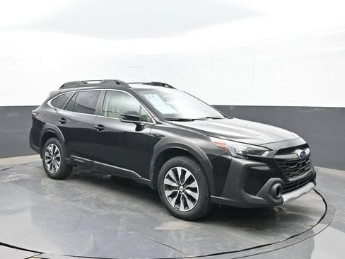 Used 2023 Subaru Outback Limited AWD/4WD image 7