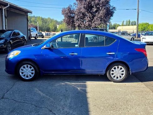 Used 2014 Nissan Versa SV FWD image 4