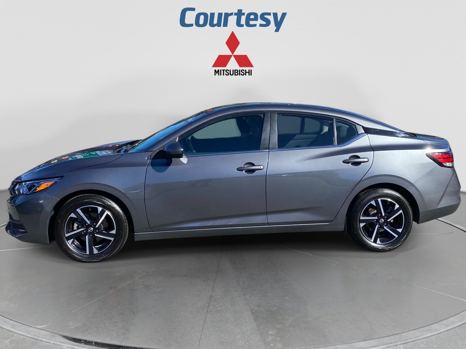 Used 2022 Nissan Sentra SV w/ Trunk Package FWD image 2