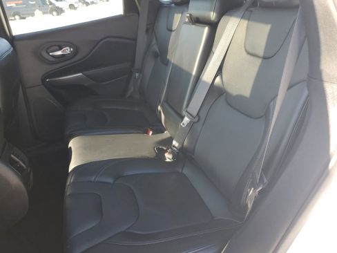 Used 2021 Jeep Cherokee Limited image 37