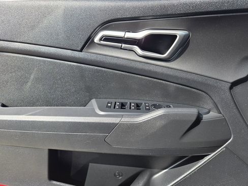 New 2026 Kia Sportage LX image 16