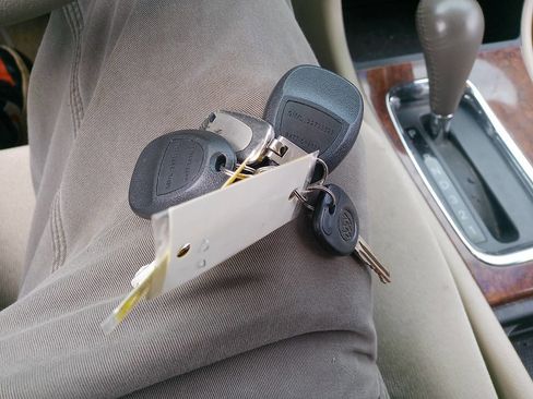 Used 2006 Buick LaCrosse CX image 37