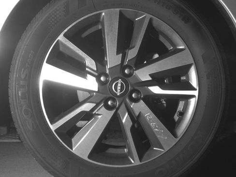 Used 2025 Nissan Versa SV image 13