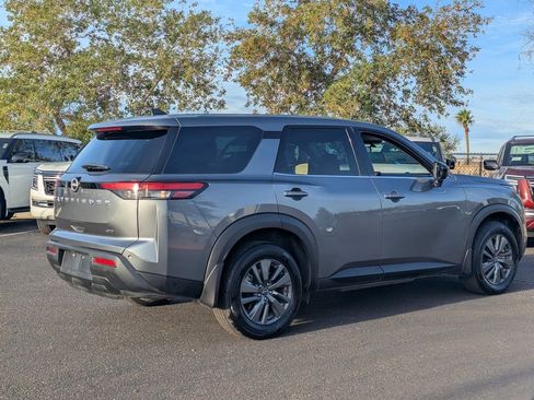 Certified 2024 Nissan Pathfinder S image 6
