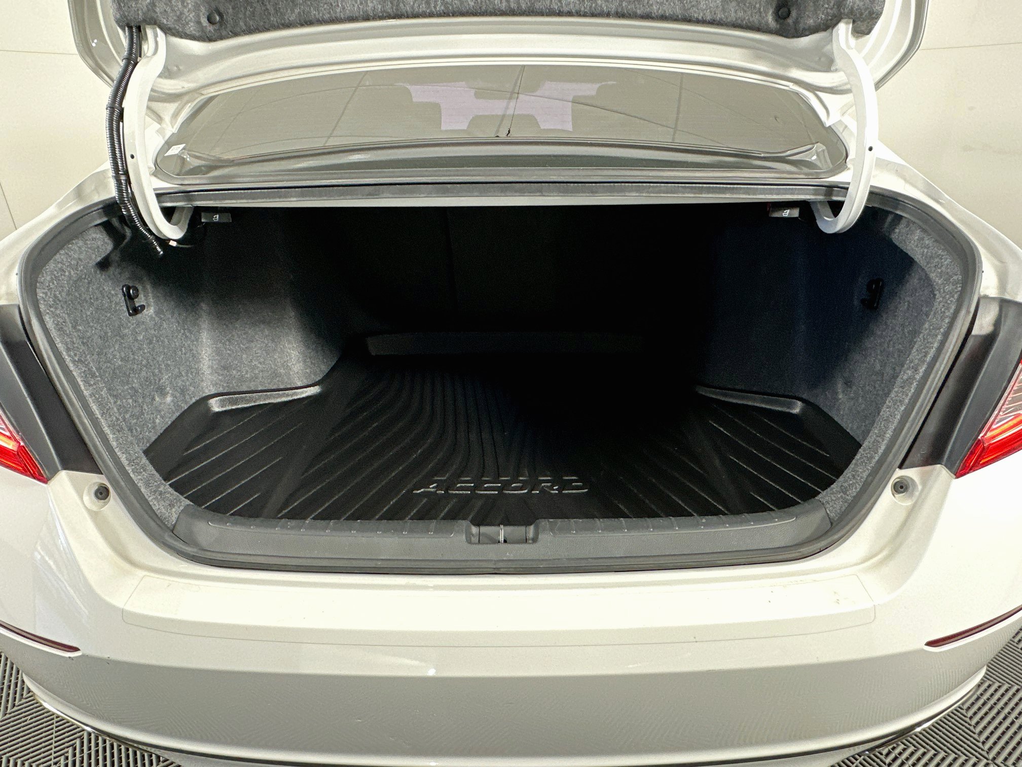 Used 2019 Honda Accord Sport image 27