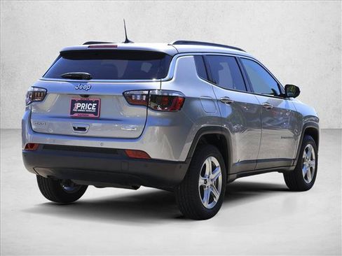 Used 2023 Jeep Compass Latitude w/ Convenience Group AWD/4WD image 5