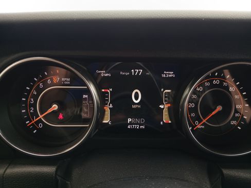 Used 2019 Jeep Wrangler Unlimited Sahara w/ Quick Order Package 24M Moab AWD/4WD image 18