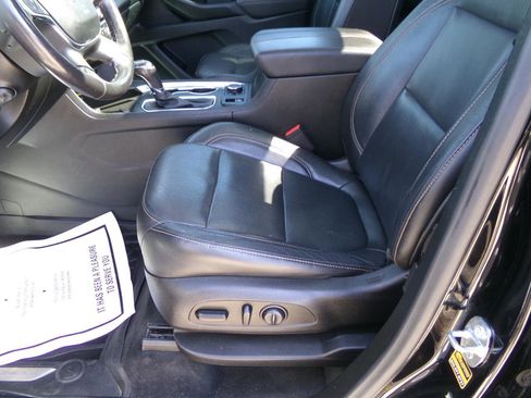 Used 2020 Chevrolet Traverse Premier w/ Redline Edition FWD image 18