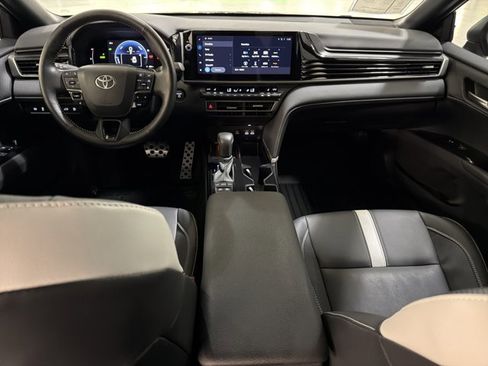 Used 2026 Toyota Camry SE w/ Multimedia Upgrade Package FWD image 25