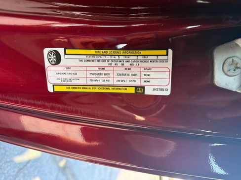 Used 2018 Dodge Challenger SXT RWD image 12