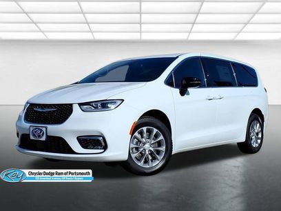 New 2026 Chrysler Pacifica Select