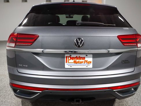 Used 2022 Volkswagen Atlas Cross Sport SE image 8