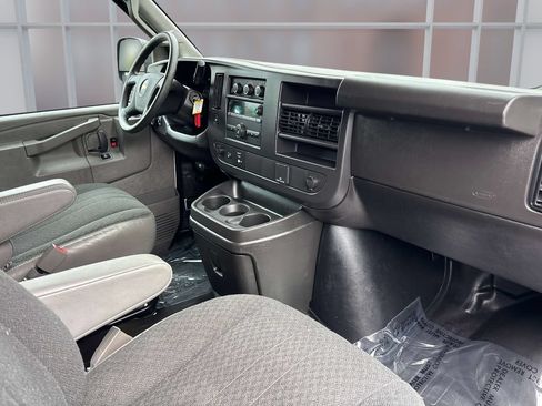 Used 2024 Chevrolet Express 2500 w/ Driver Convenience Package RWD image 18
