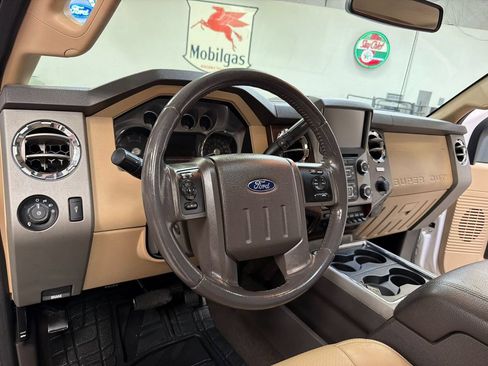 Used 2016 Ford F250 Lariat w/ Lariat Ultimate Package AWD/4WD image 28