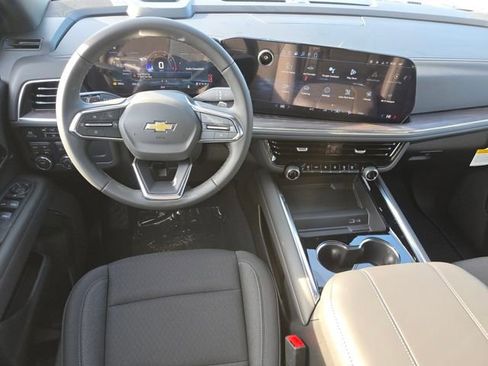 New 2026 Chevrolet Suburban LS image 3