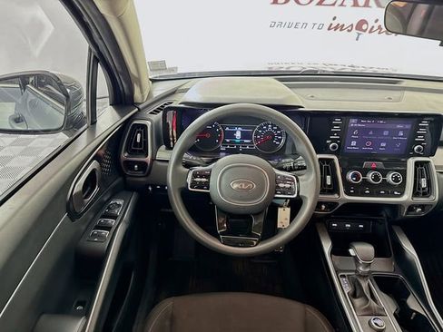Used 2021 Kia Sorento LX image 25
