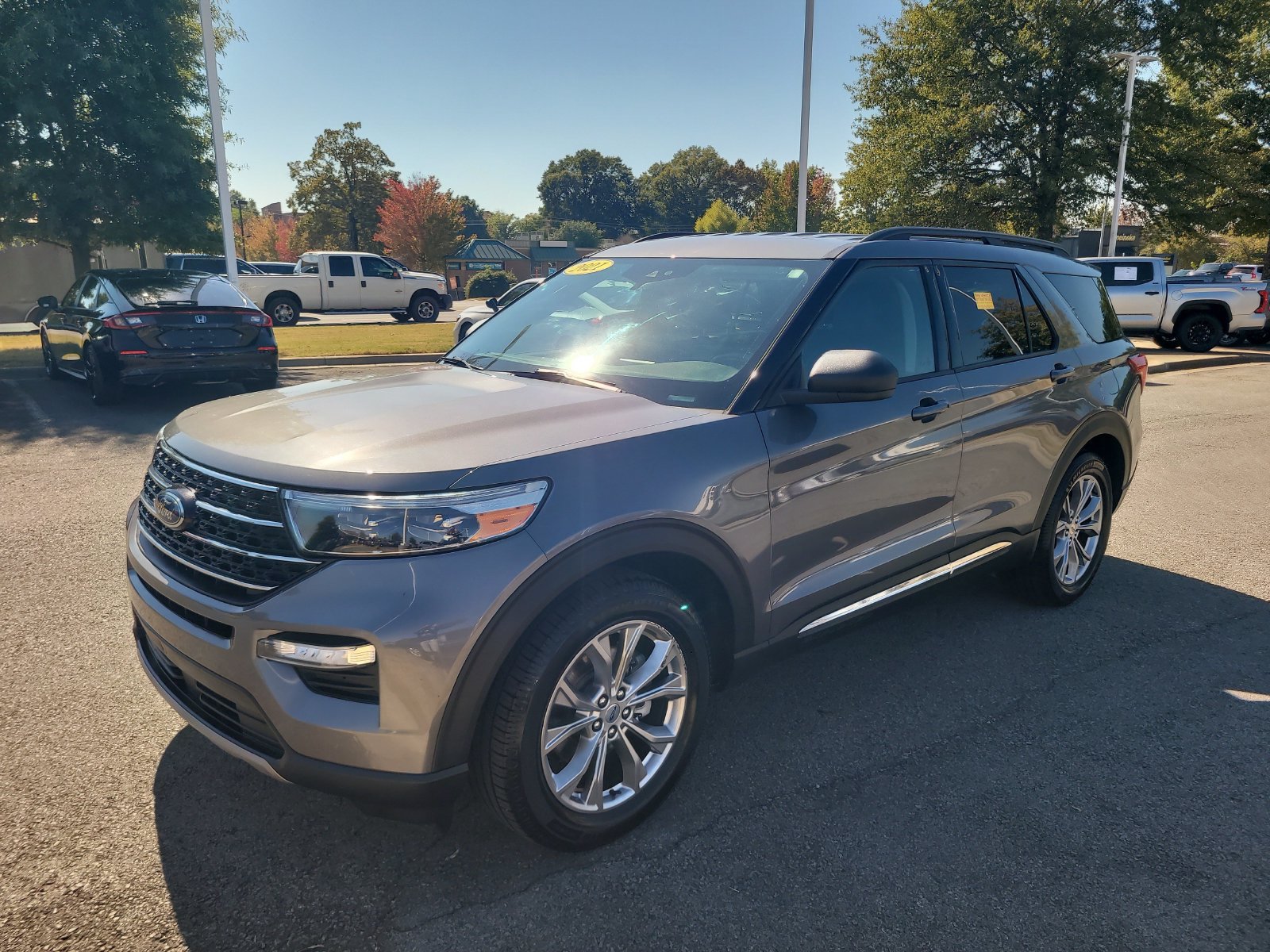 Used 2021 Ford Explorer XLT w/ Equipment Group 202A RWD image 7