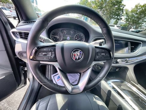 Used 2023 Buick Enclave Essence FWD image 11